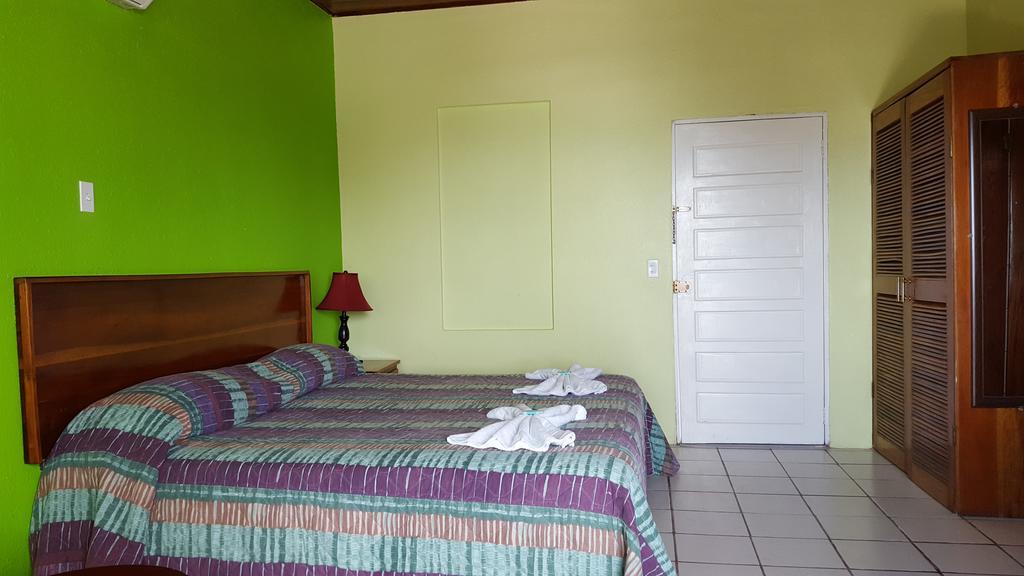 Anchorage Beach Resort Caye Caulker Exteriér fotografie